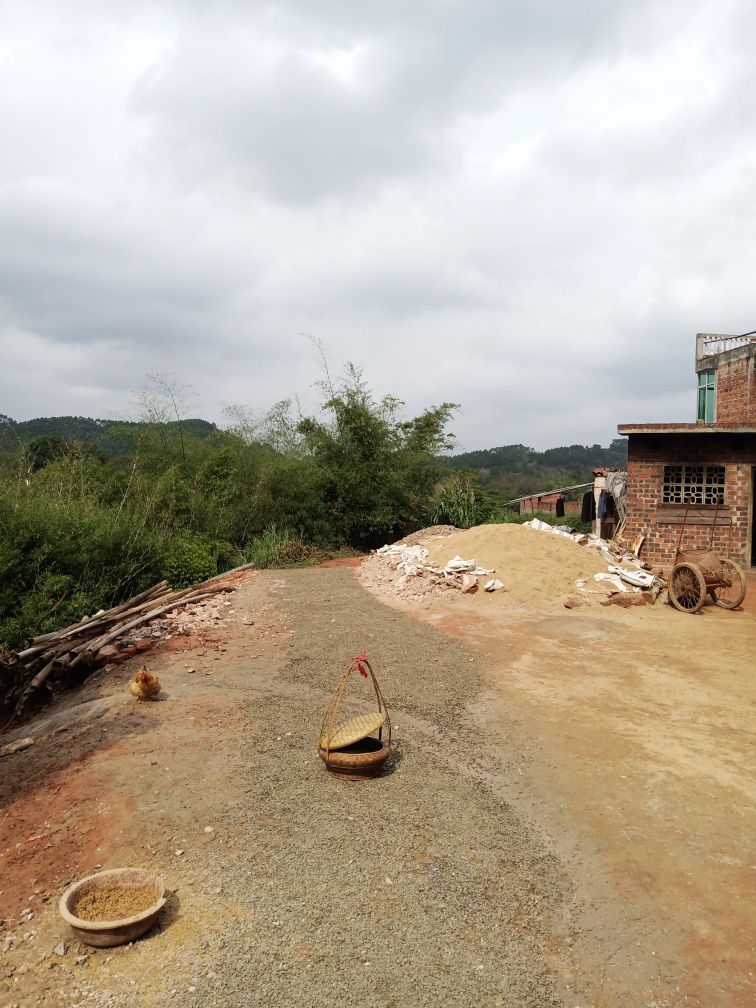 那隆村地址:钦州市灵山县