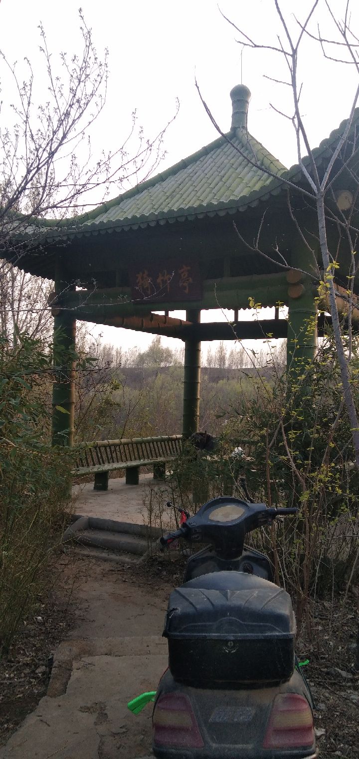 祈朱庭