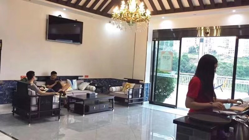 格尔台球具乐部