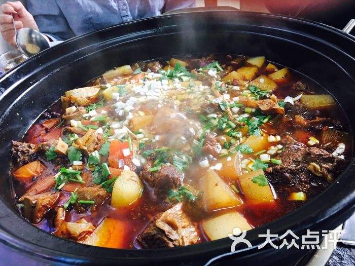 添材砂锅炖(劳动街店)